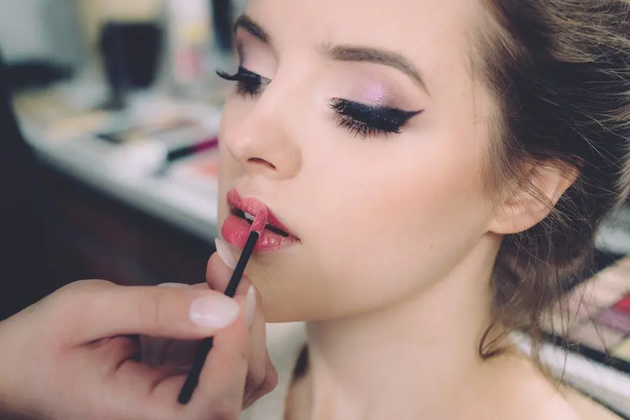 How To Apply Lipstick Perfectly